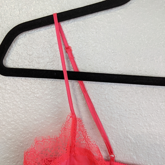 Victoria's Secret Bight Pink Lace Crop Lingerie - Picture 16 of 16